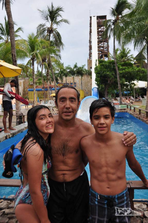 Com os sobrinhos Bebel e Antonio, depois de mais uma escorregada no famoso Insano, no Beach Park, em Fortaleza, capital do Ceará
